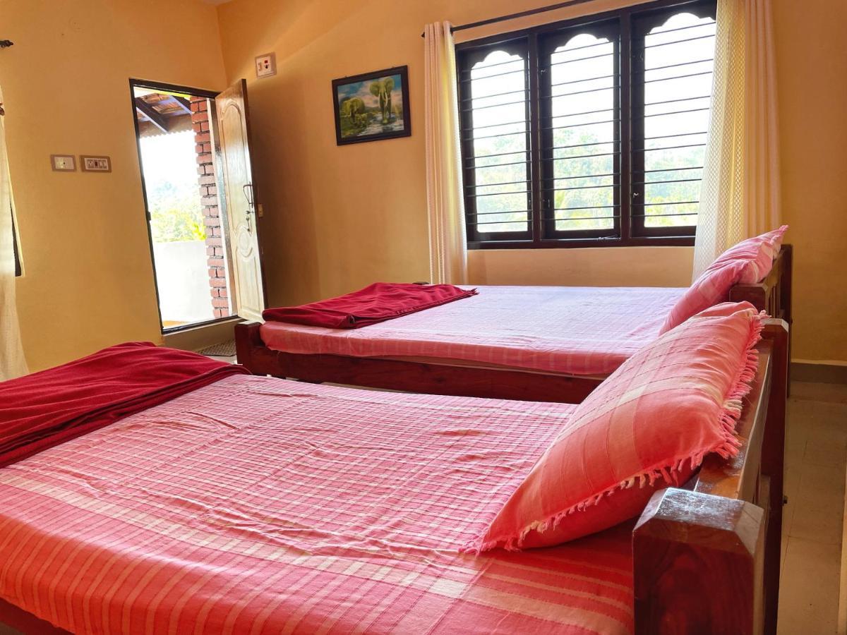 Sandev Homestay Madikeri Extérieur photo